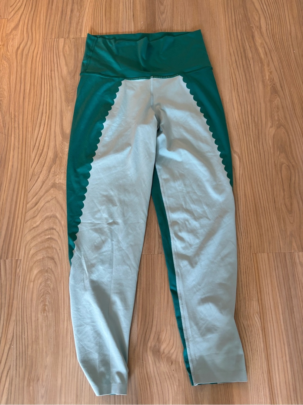 Aerie Two-Tone Green tights/ Leggings (L)